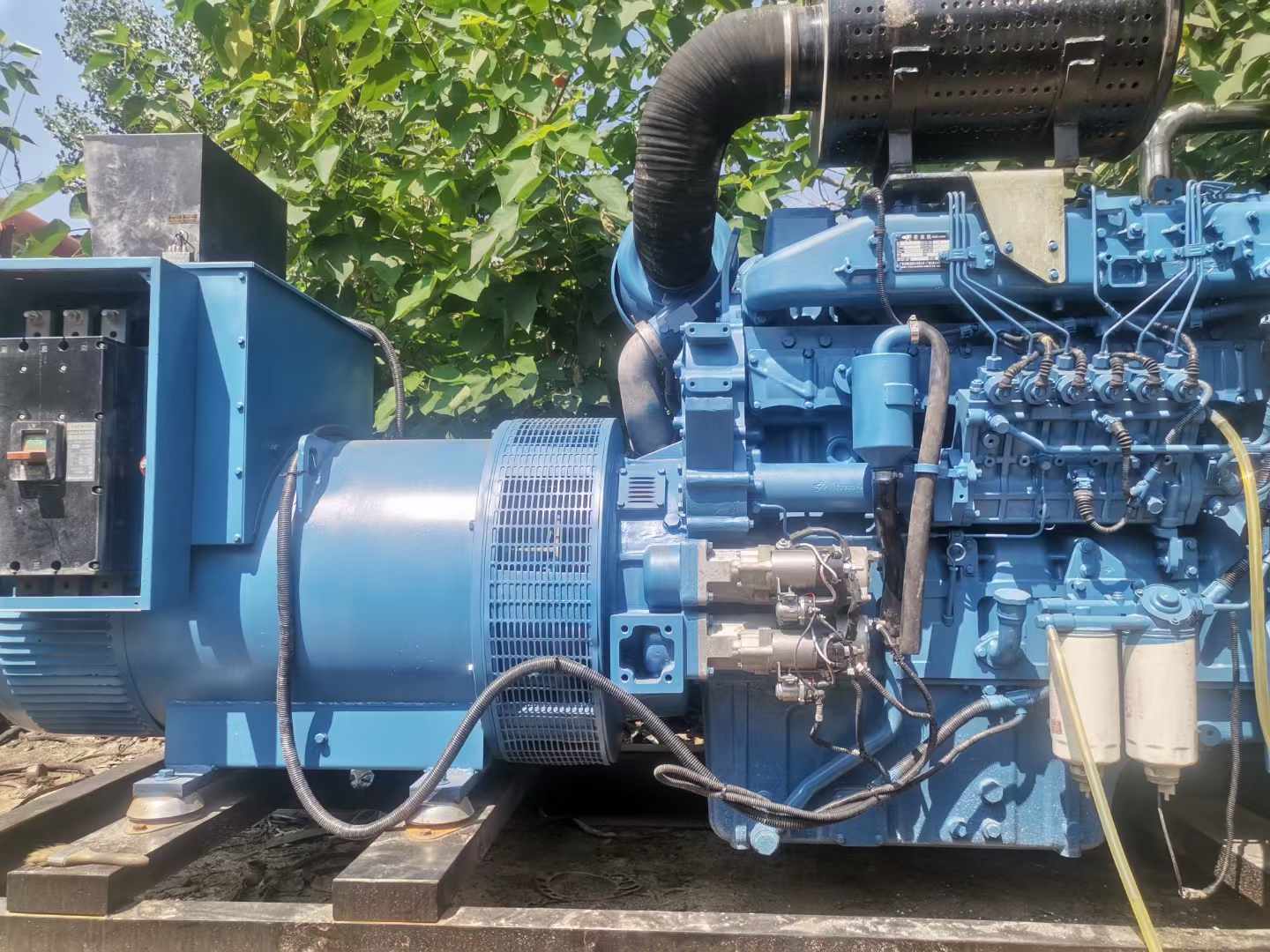 行唐详细说明降低 800kW 柴油发电机输出电流波动的方法